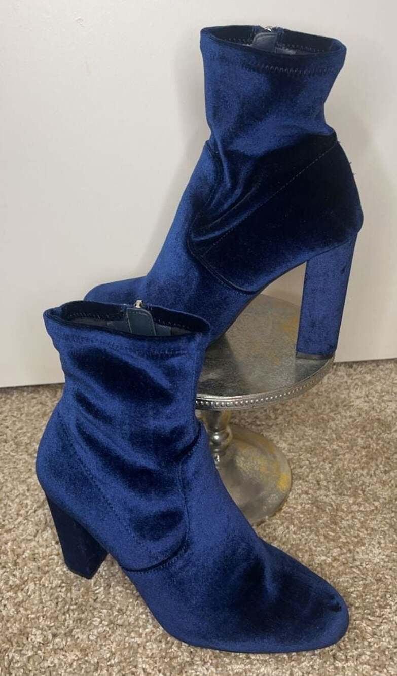 Steve Madden Edit Navy Blue Velvet Block Heel Ankle Boots Size 9M